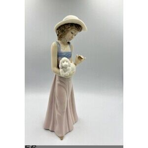 Beautiful Lladro NAO " Dama Con Caniche Girl Holding Dog " Figurine Scarce NoBox